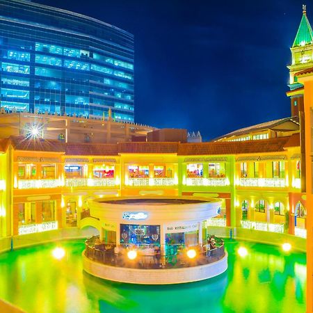 Spacious Condo In Venice Luxury Residences Taguig Exteriör bild